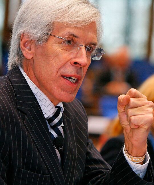 Keynote Speaker Alexander Niemetz
