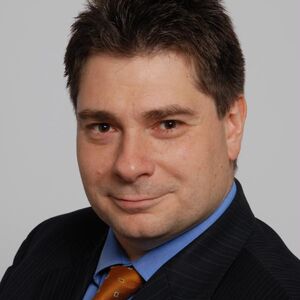 Erdgas, Wasserstoff, Elektro: Alternativen zum Verbrennungsmotor? Erdgas, Wasserstoff, Elektro: Alternativen zum Verbrennungsmotor?